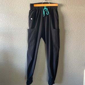 FREEx Figs black scrub top and bottom. Size small.